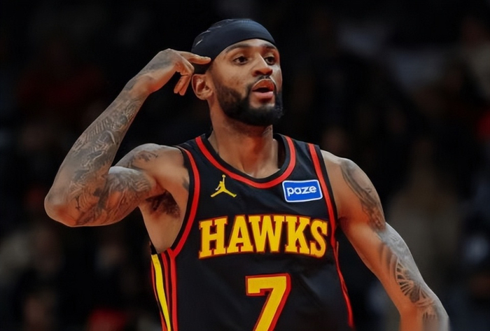 老鹰豪取10连胜 萨利赫交易策略成重建关键