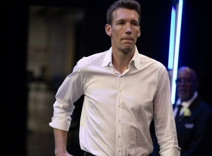 老鹰豪取10连胜 萨利赫交易策略成重建关键