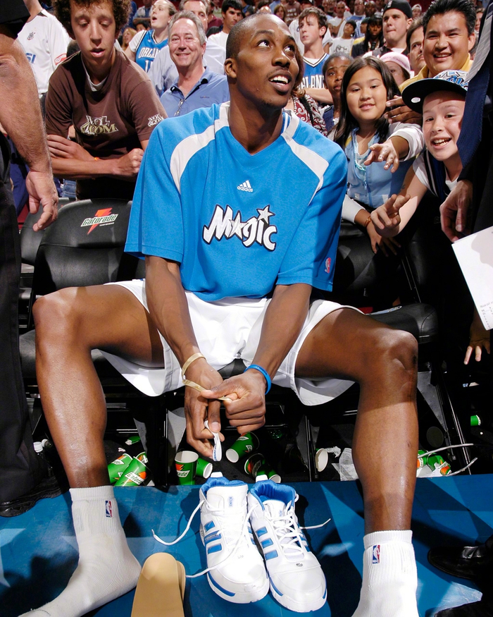 霍华德职业生涯球鞋变迁：从阿迪到耐克的传奇