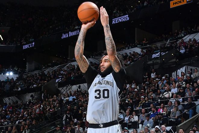 马刺力克火箭豪取四连胜 尚帕尼爆发成关键先生